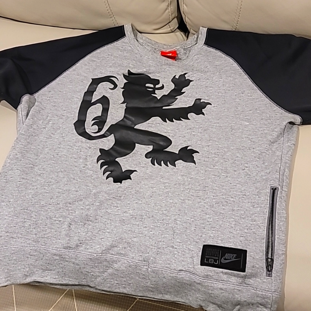 Nike crew neck